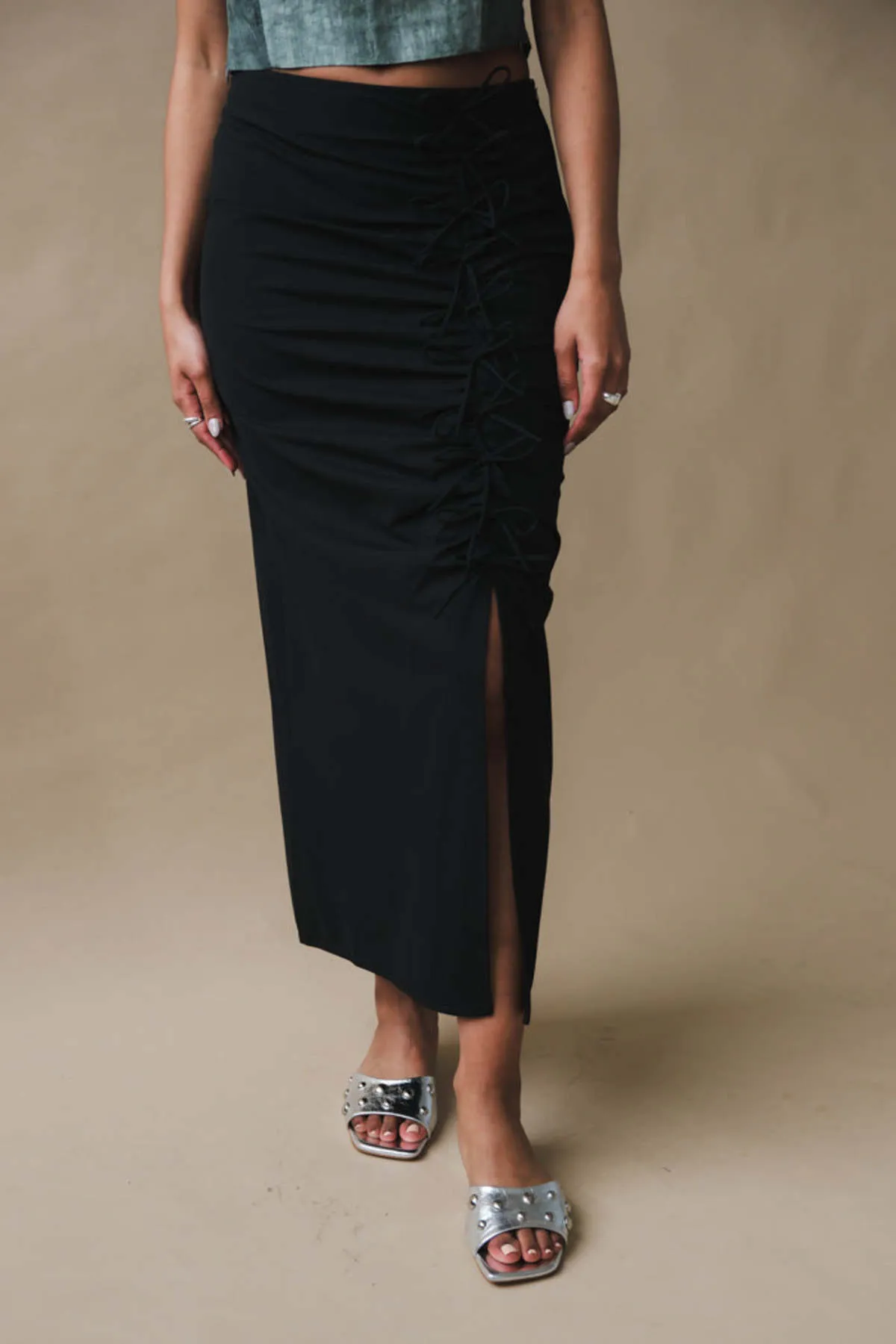 DRAPEY MELANGE MIDI SKIRT - Black