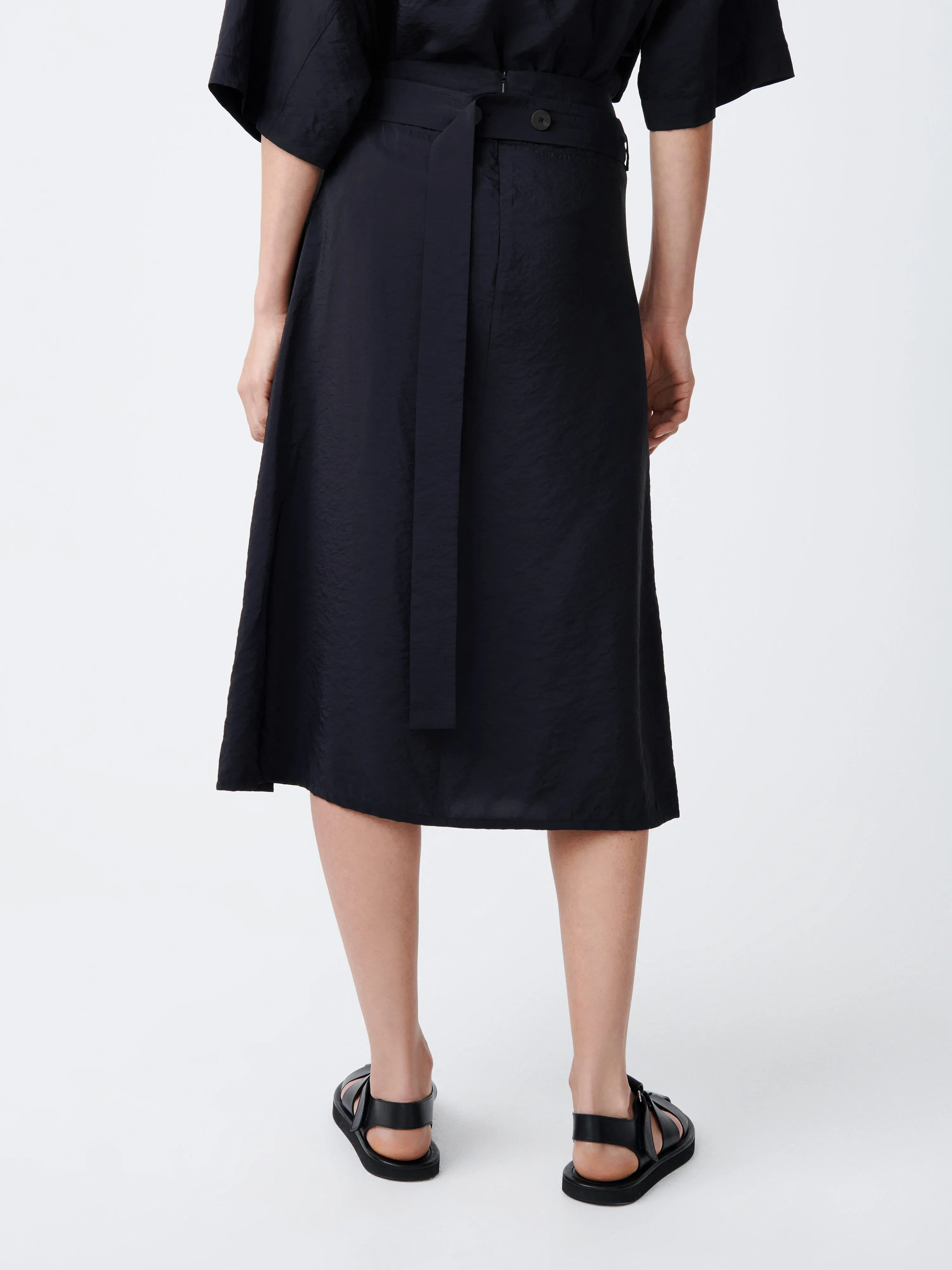 Foley Skirt in Darkest Navy