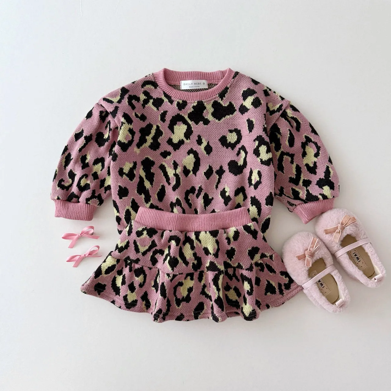 Girls Leopard Knitted Sweatshirt and Skirted Shorts Set (1-6y) - 2 Colors