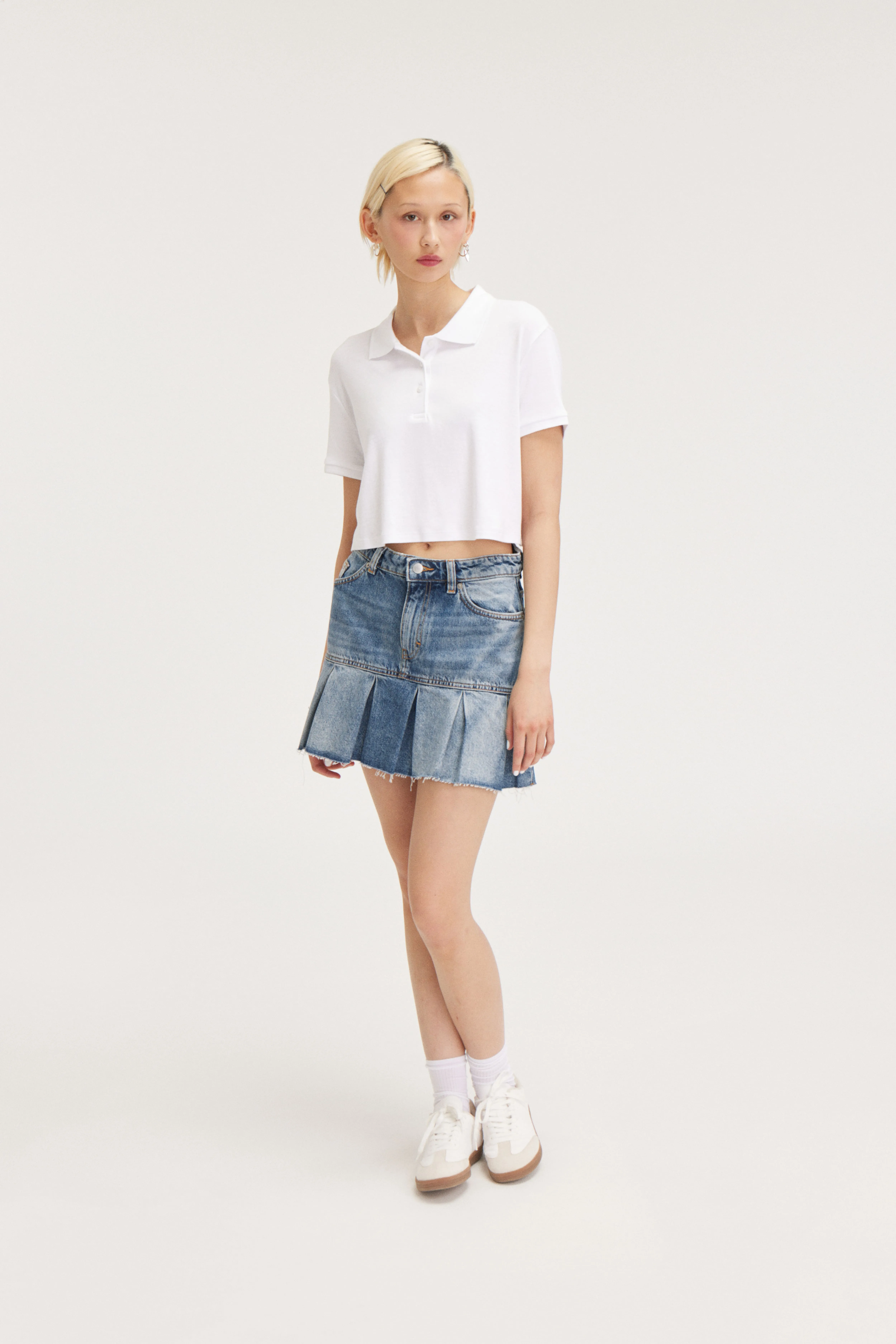 Pleated Mini Denim Skirt - Regular waist - Short - Starling Blue - Ladies | H&M GB