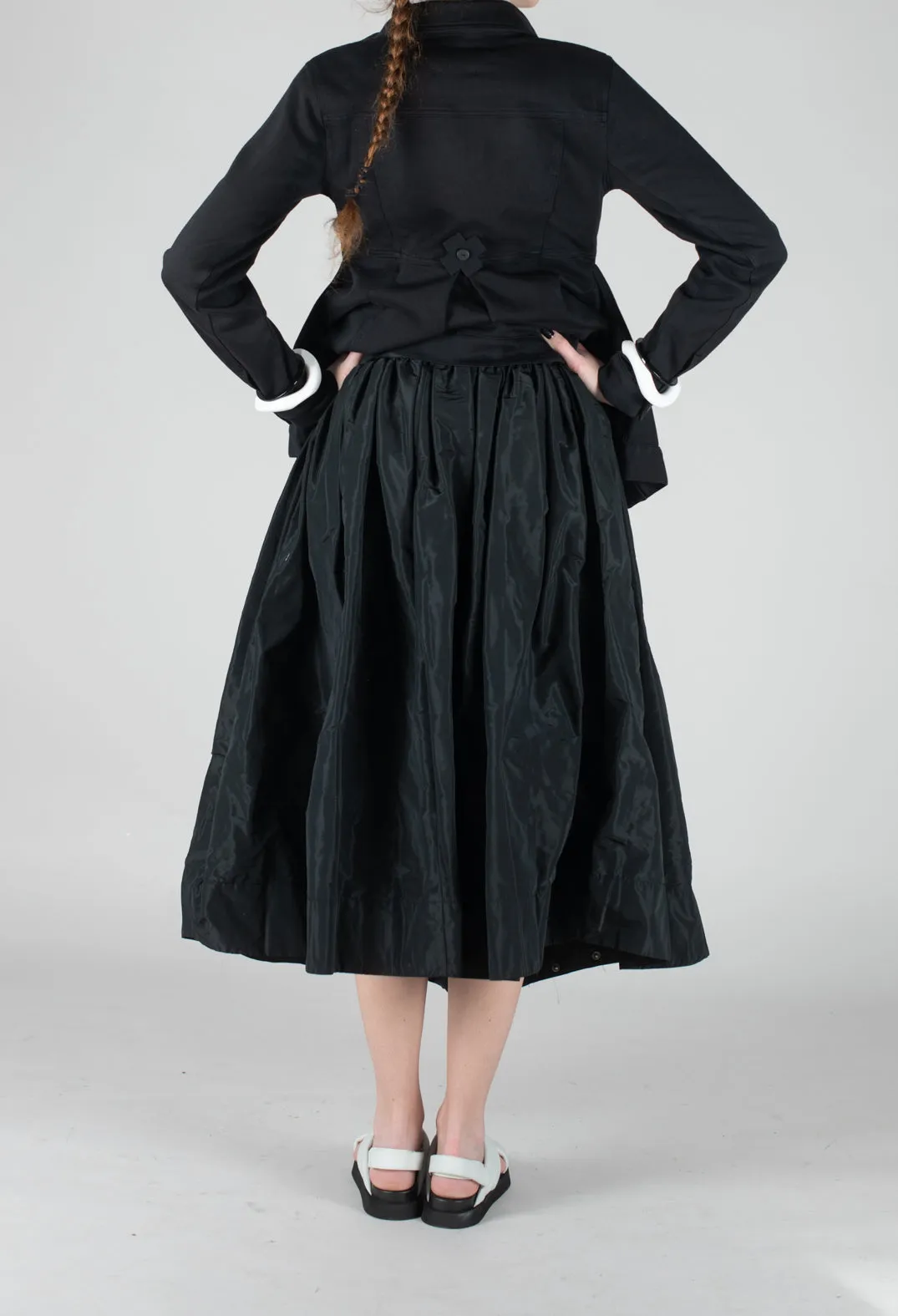 Pleated Skirt in Black