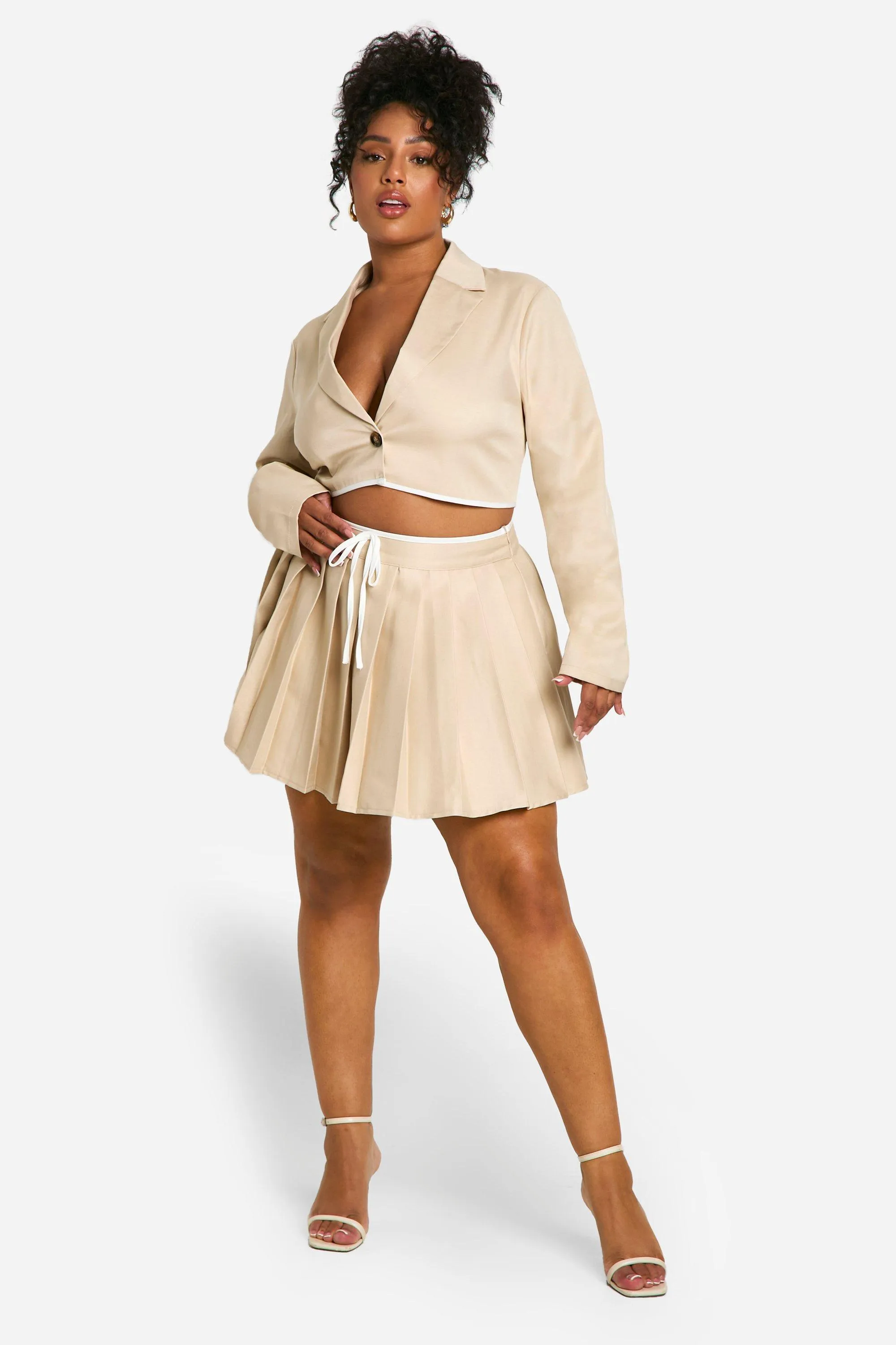 Skirt Co-ords | Plus Contrast Binding Pleated Mini Skirt | boohoo