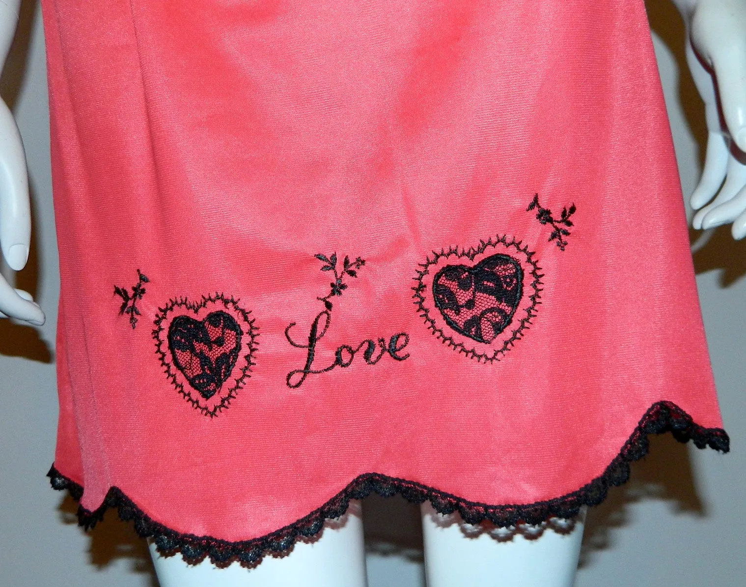 vintage 1960s half slip / red LOVE skirt black lace embroidery S - M